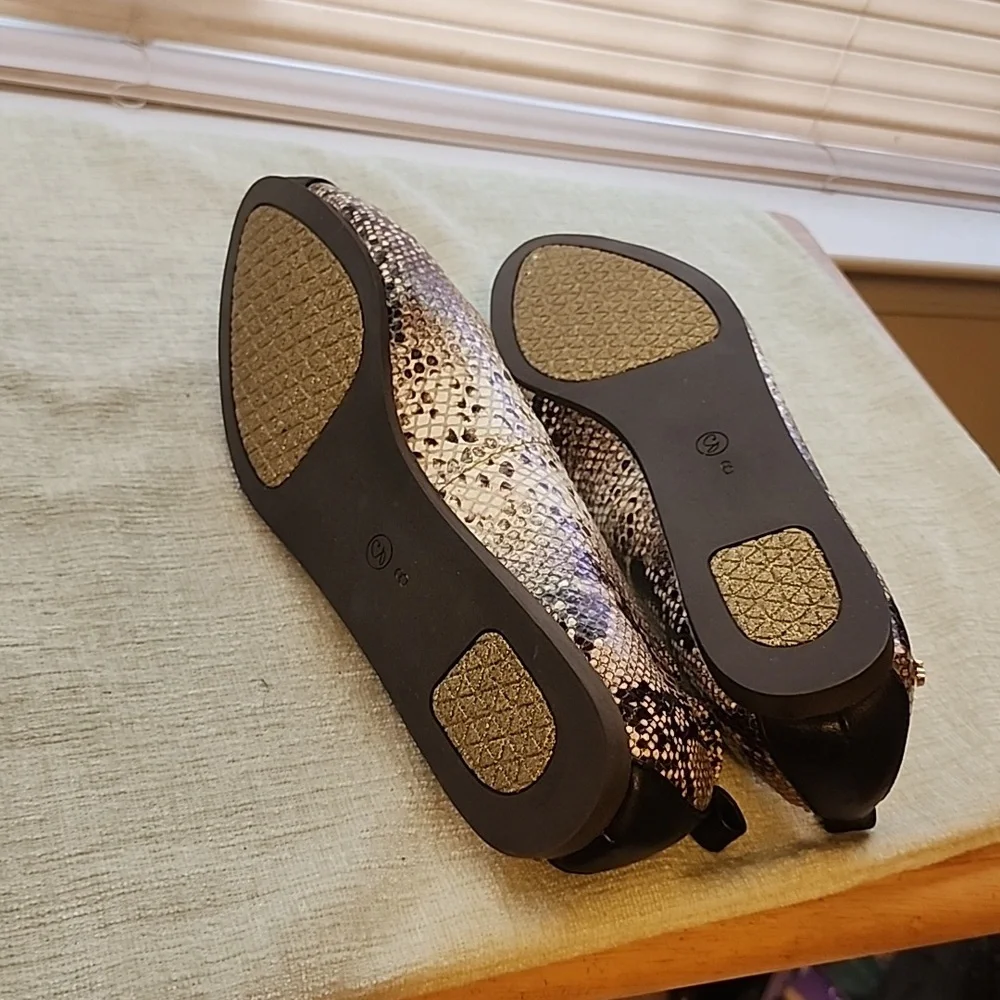 SEECAAS ANIMAL PRINT SHOES - Picture 3 of 3